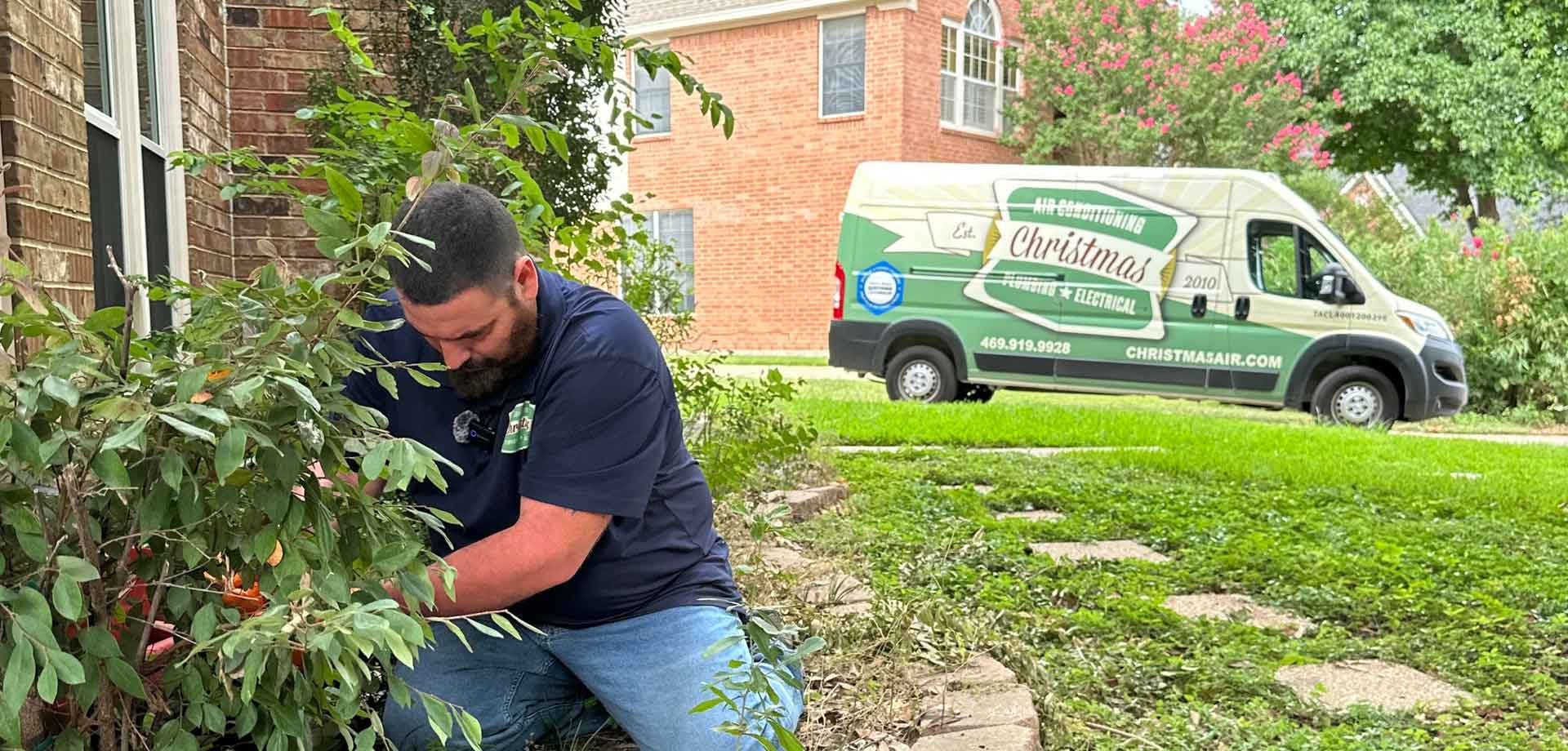 Christmas Air HVAC technicians help North Dallas residents keep their HVAC systems running despite temperature swings.
