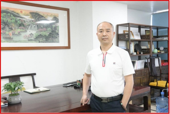 Mr. Song Shiqiang at the Huaqiangbei Office
