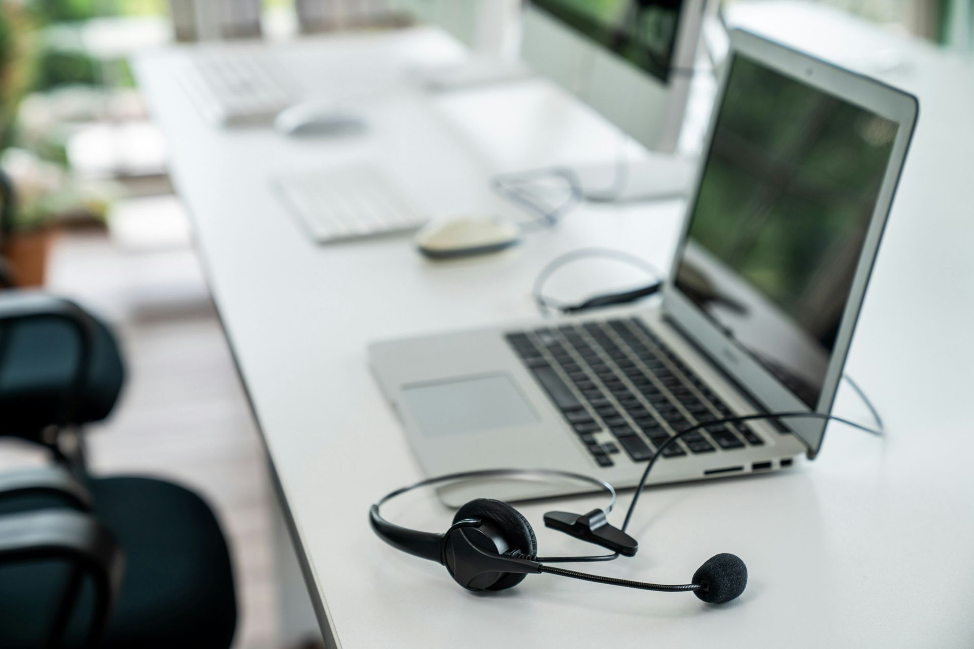 netpulse AG workspace with laptop for SEO and Google Ads management