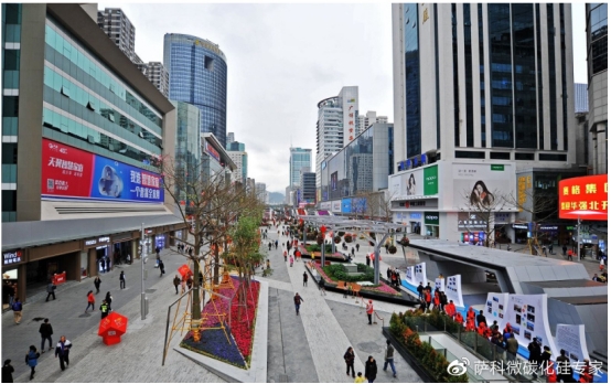 The New Look of Huaqiangbei Pedestrian Commercial Street