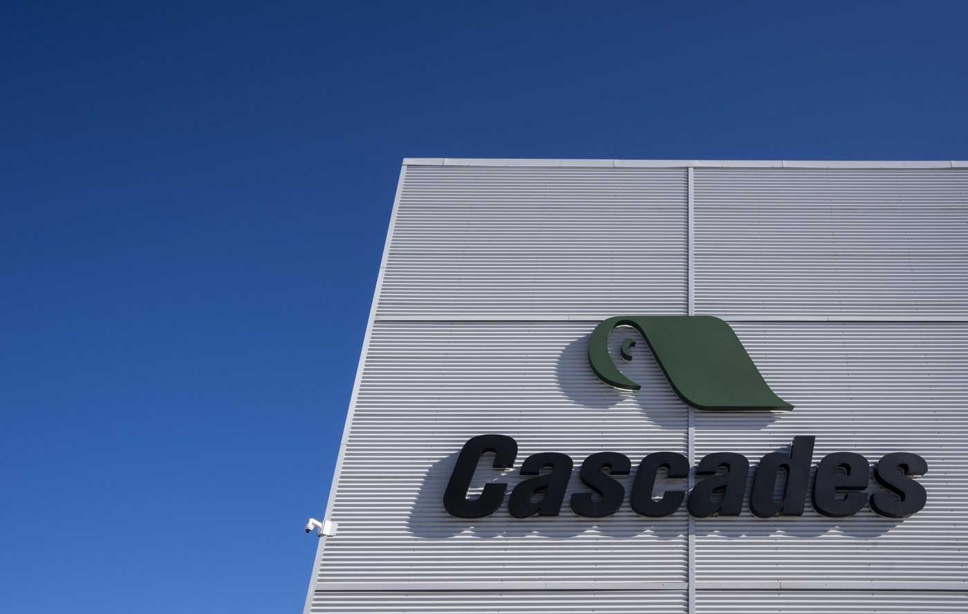 Signage for Cascades is seen in Drummondville, Que., on Friday, March 27, 2026. THE CANADIAN PRESS/Christinne Muschi