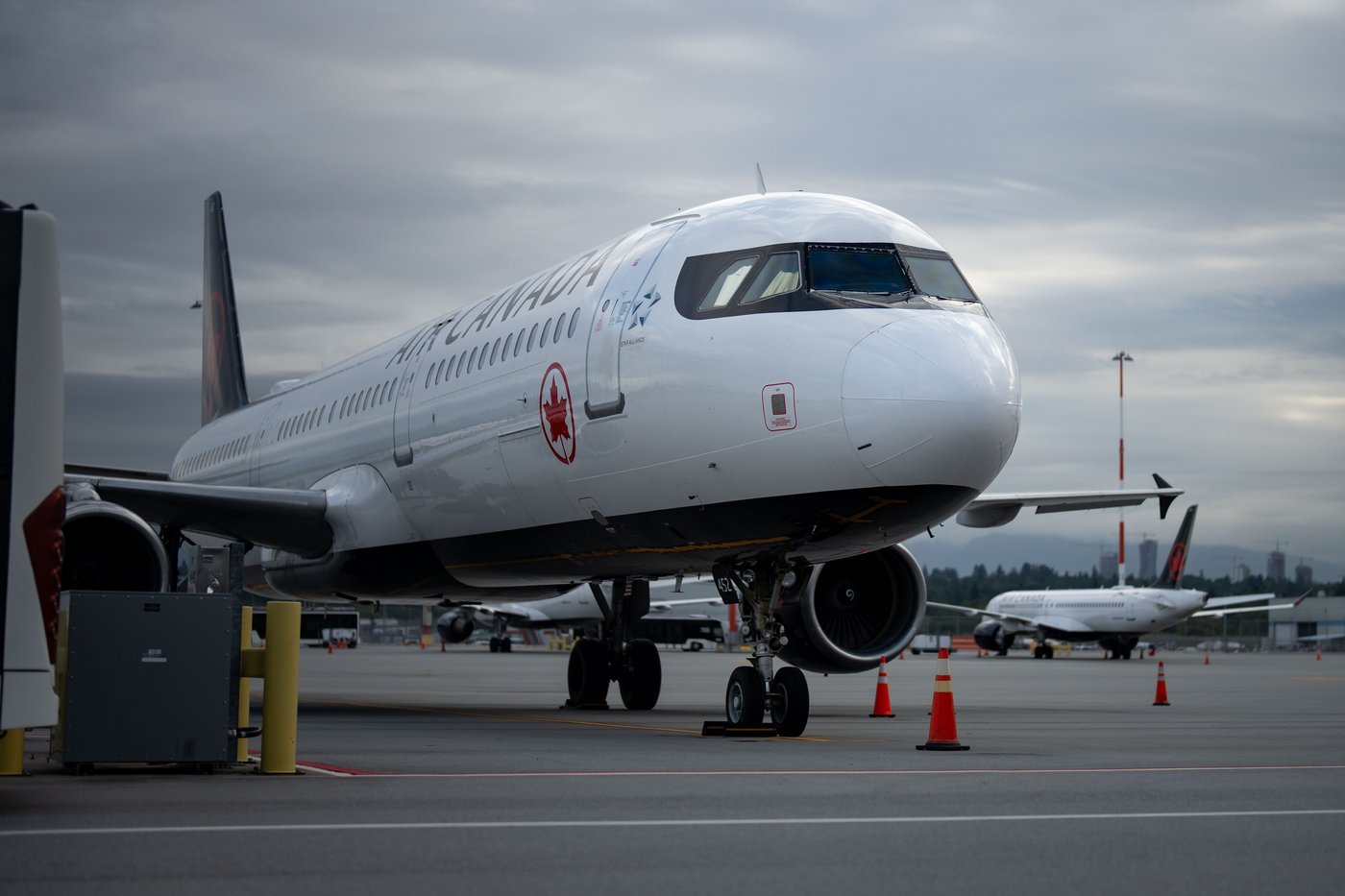 Air Canada scales back U.S. flights again amid high fuel costs and weak demand