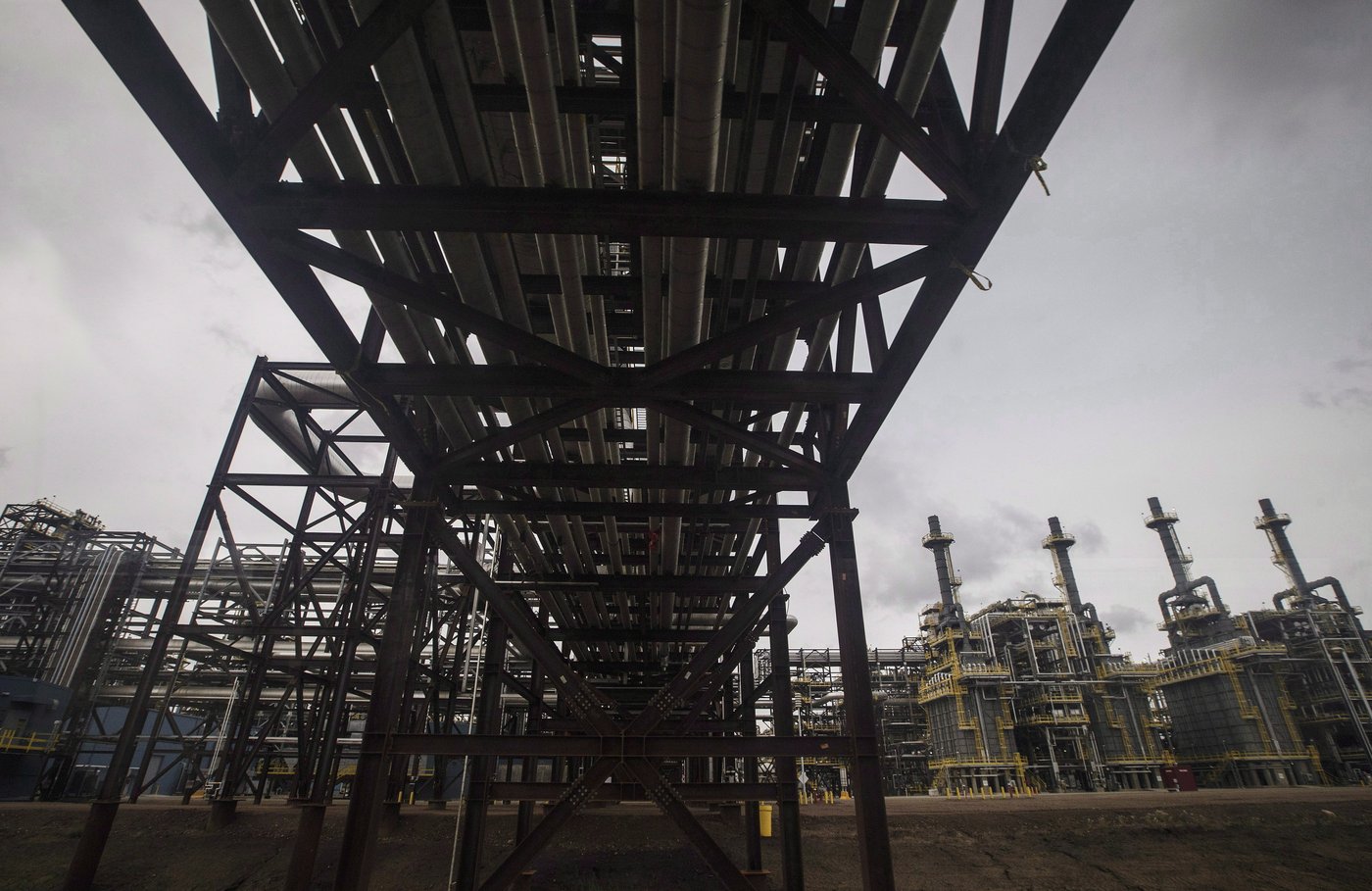 Pipes leading to a processing unit at Suncor Fort Hills facility in Fort McMurray Alta, on Monday September 10, 2018.THE CANADIAN PRESS/Jason Franson