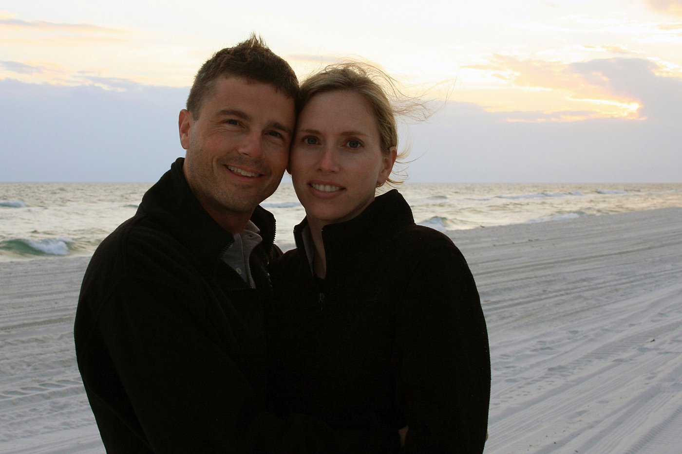 This photo provided by Wiseman Family shows NASA astronaut Reid Wiseman with his wife Carroll Taylor Wiseman. (Wiseman Family via AP)