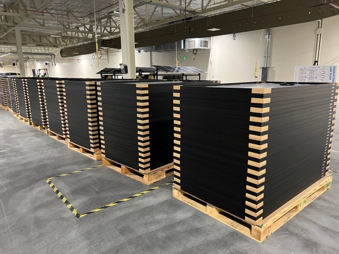 A picture containing indoor, ceiling

Description automatically generated