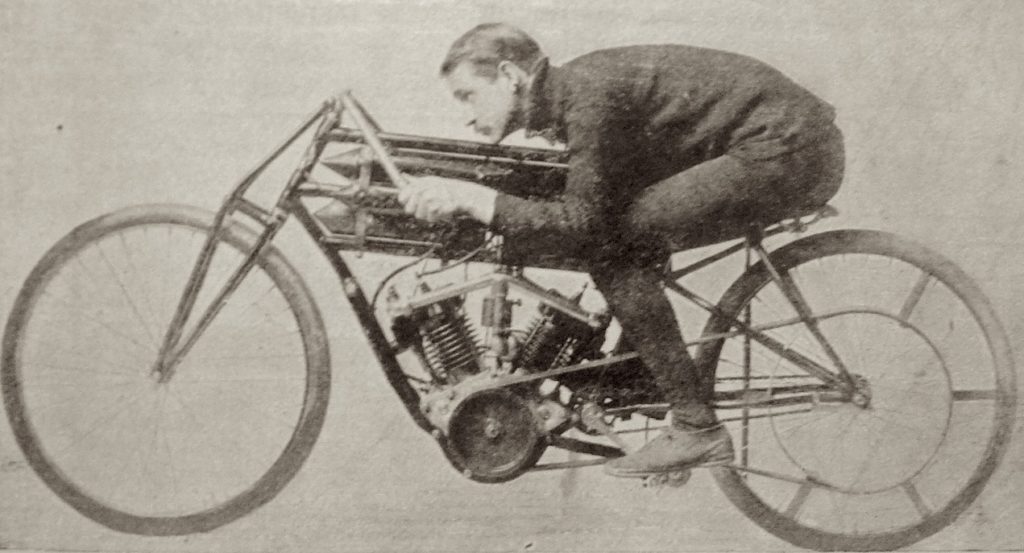 Curtiss aboard a special racing version of his ‘Double Cylinder’ model in 1905; note the dual torpedo tanks! (Photo: thevintagent.com)