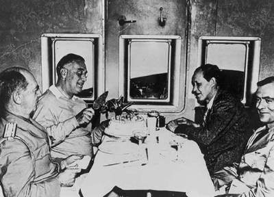 President Roosevelt and advisors aboard a Pan Am 314 on the way to the Casablanca Conference. (Photo: Pan Am Historical Foundation)
