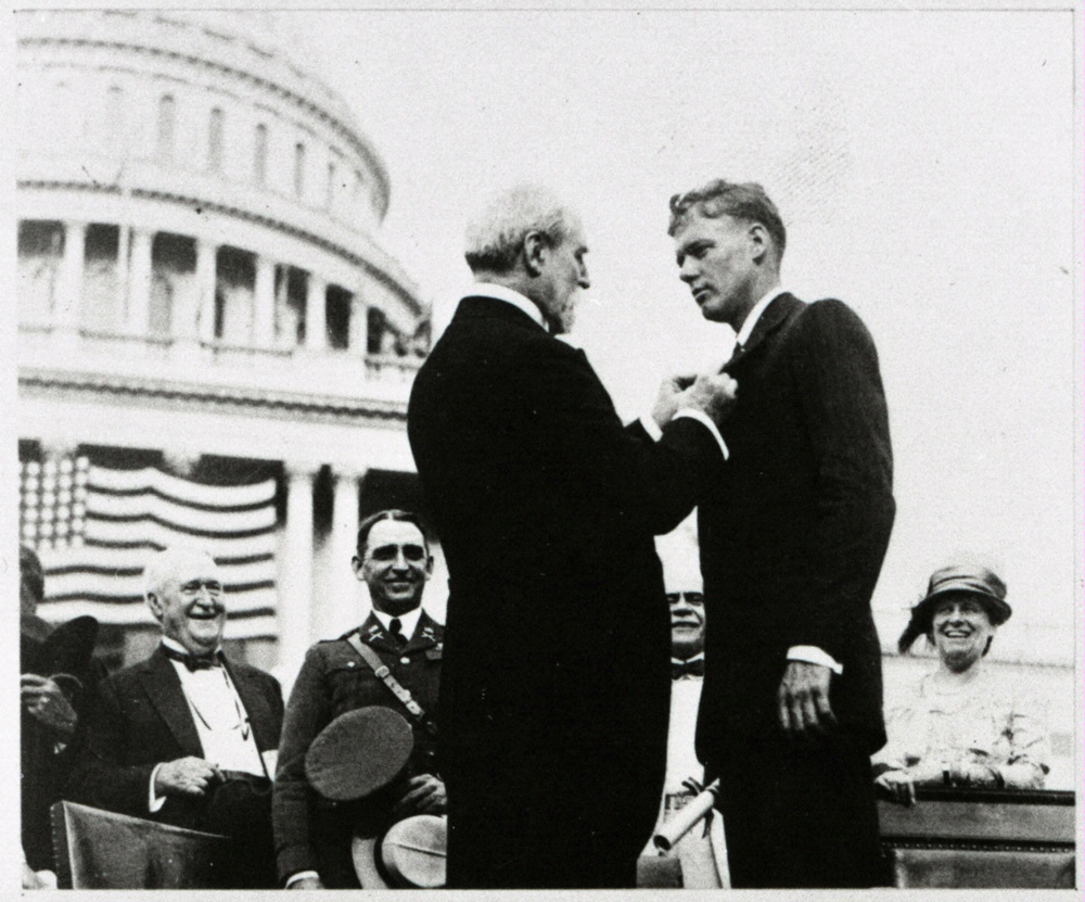 In a ceremony near the U.S. Capital, Charles Lindbergh was awarded the Distinguished Flying Cross for completing the first solo, nonstop transatlantic flight. (Photo: National Air and Space Museum, Smithsonian Institution)