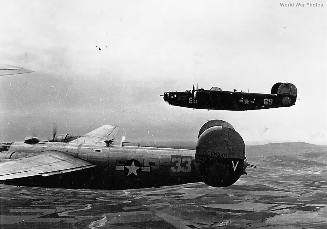 B-24 Liberators. (Photo: worldwarphotos.info) 