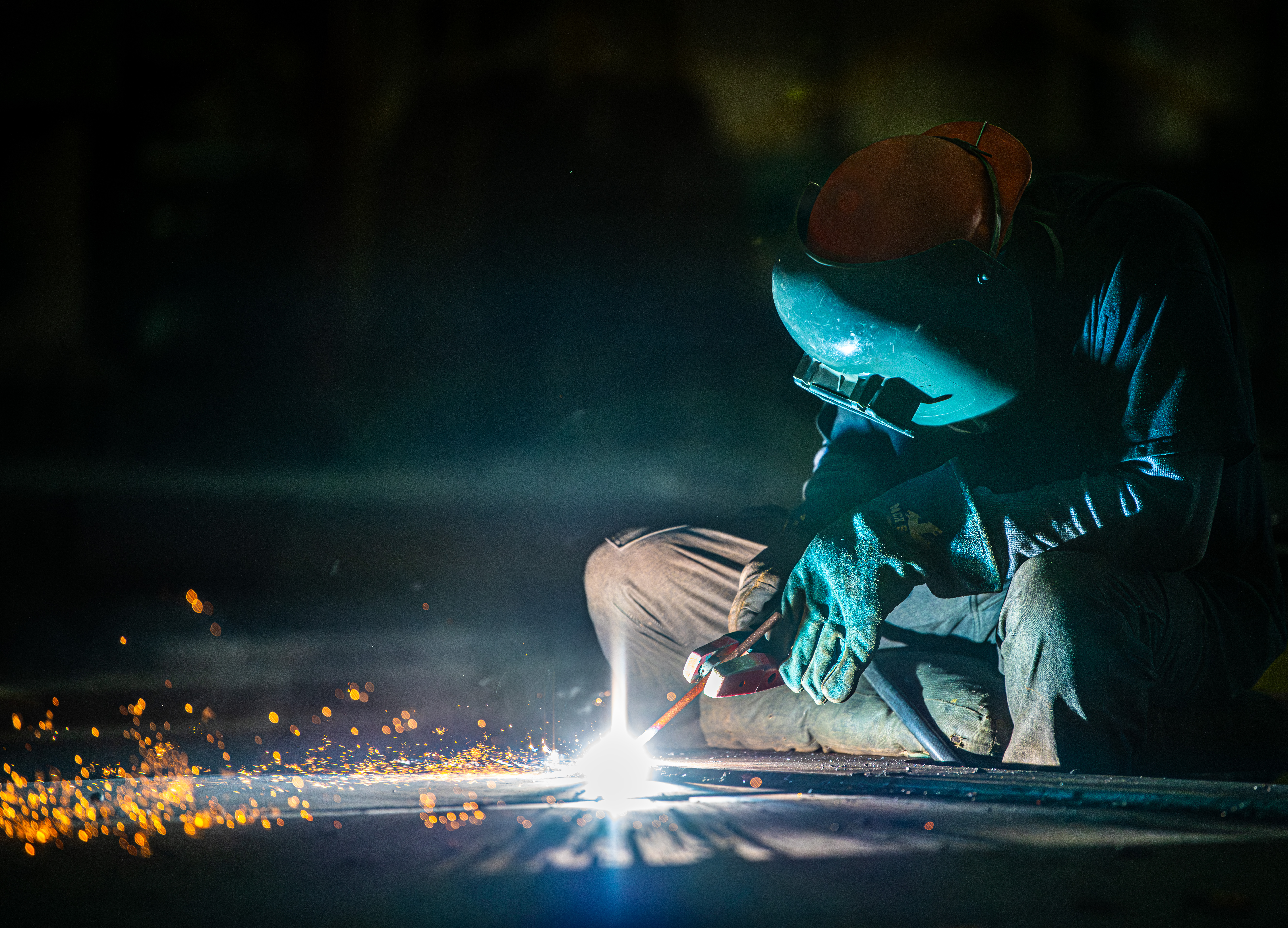 Ingalls shipbuilder _welding