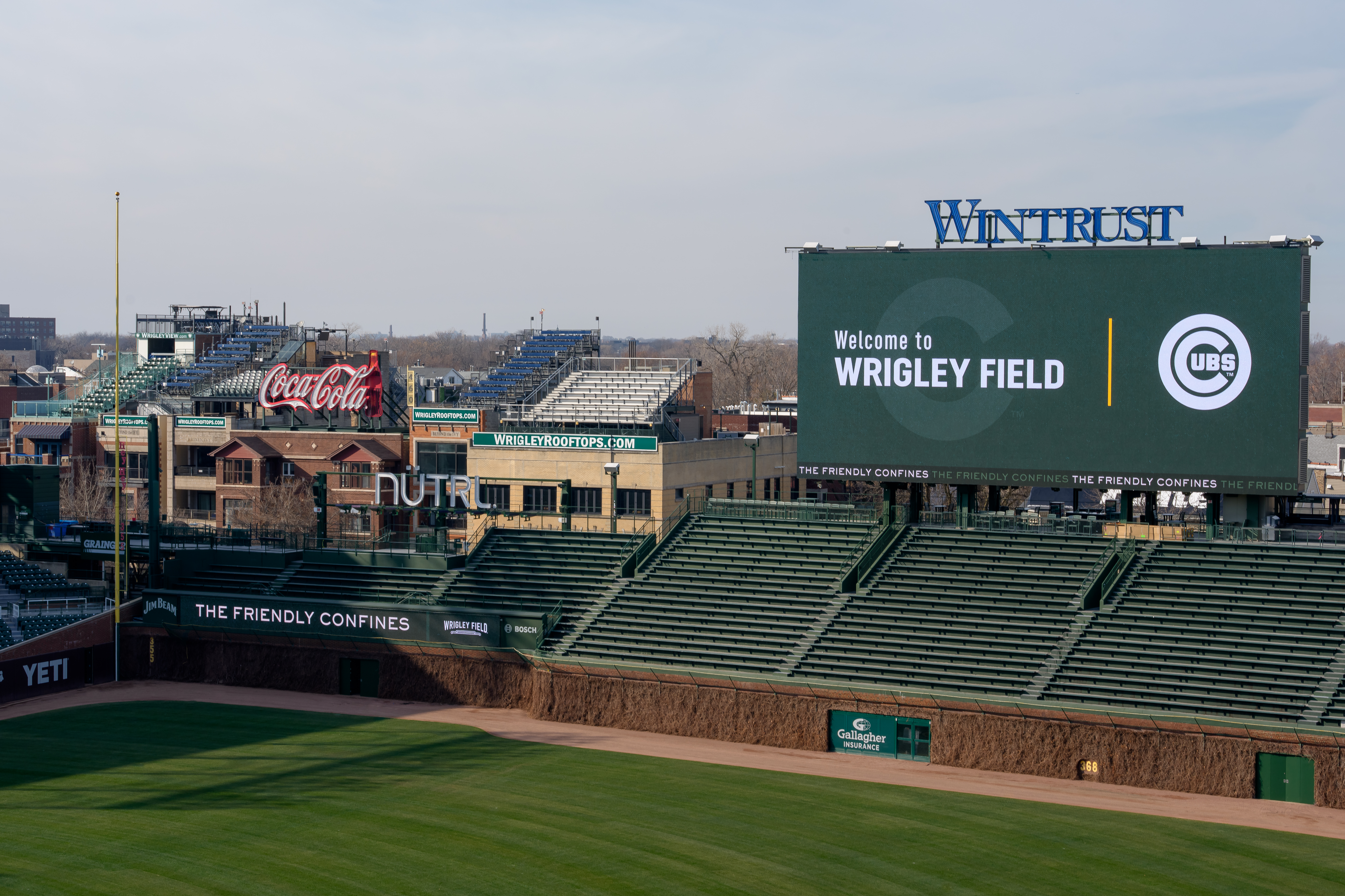 Daktronics and Chicago Cubs Outfield Displays