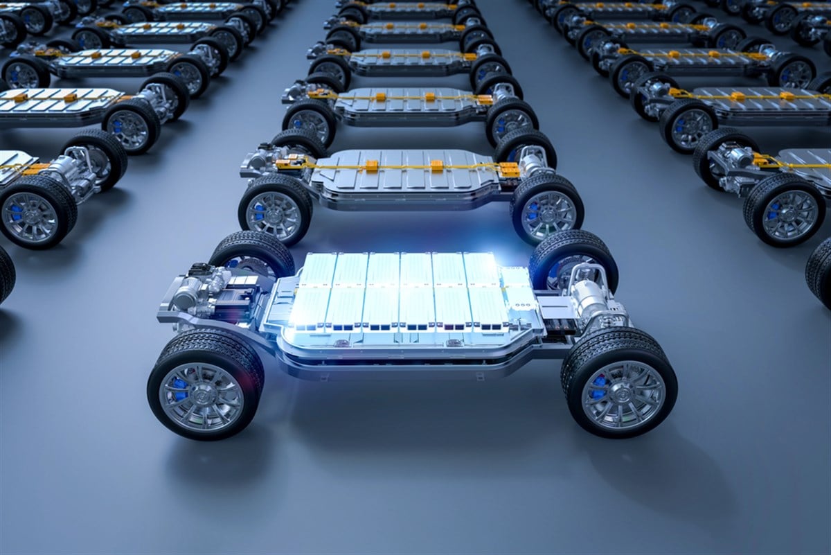 3d rendering exploded view of electric vehicle battery or pack of lithium-ion pouch cells module with undercarriage — Photo