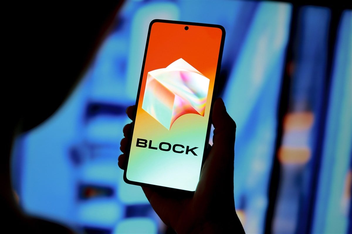 September 11, 2024, Paraguay. In this photo illustration, the Block, Inc. logo is displayed on a smartphone screen — Stock Editorial Photography