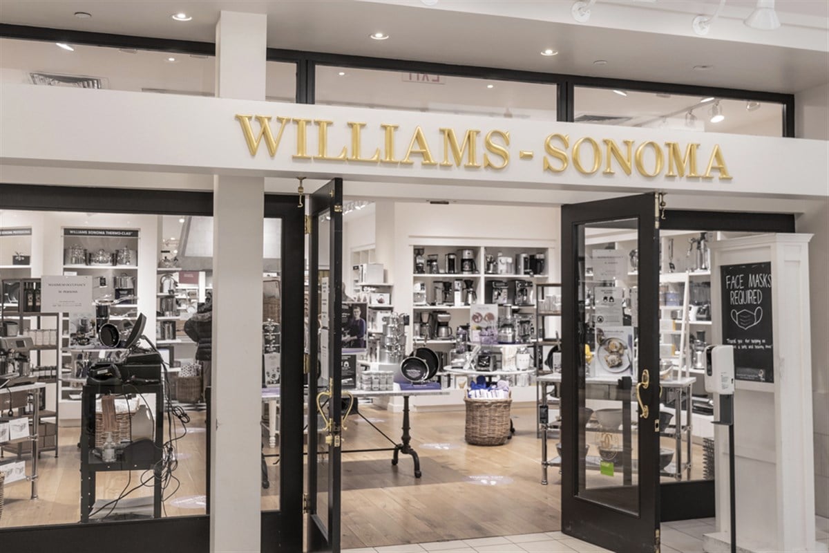 williams-sonoma retail mall location, williams-sonoma is famous for their upscale home and kitchen furnishings.