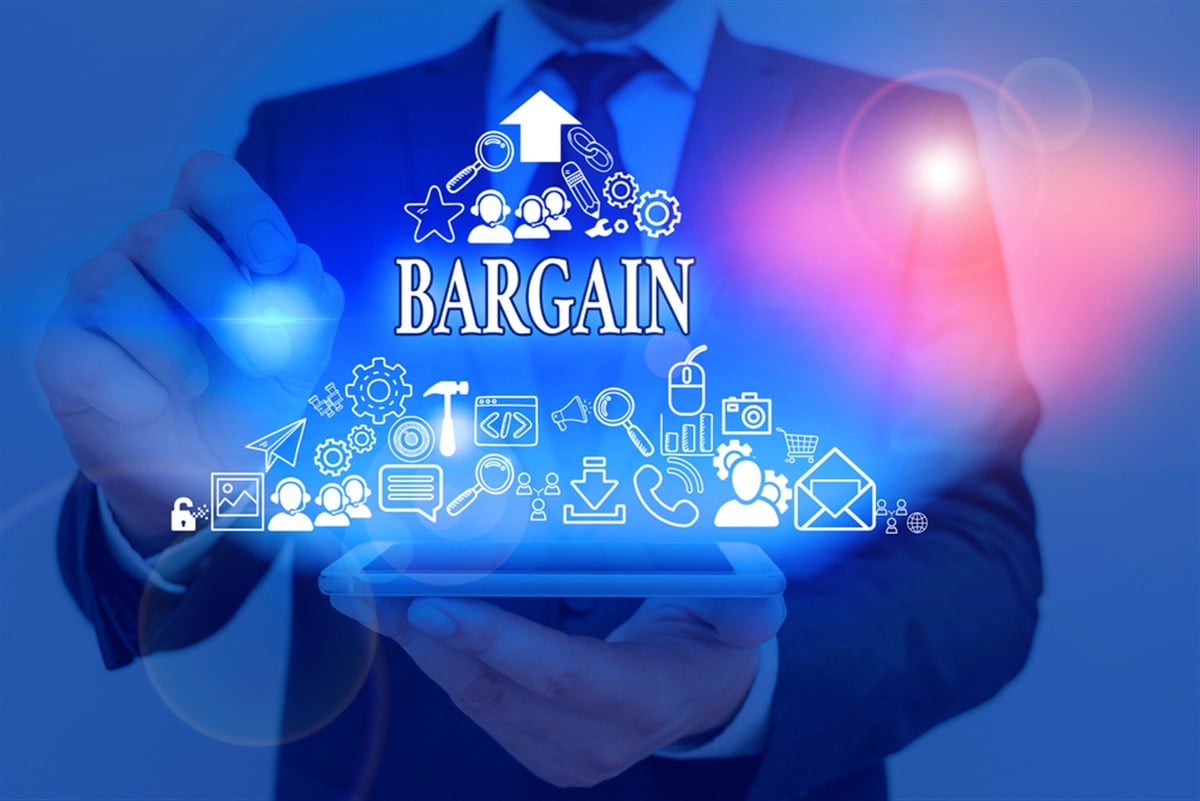 Handwriting text Bargain. Conceptual photo Negotiate terms and conditions of transaction ask for discount