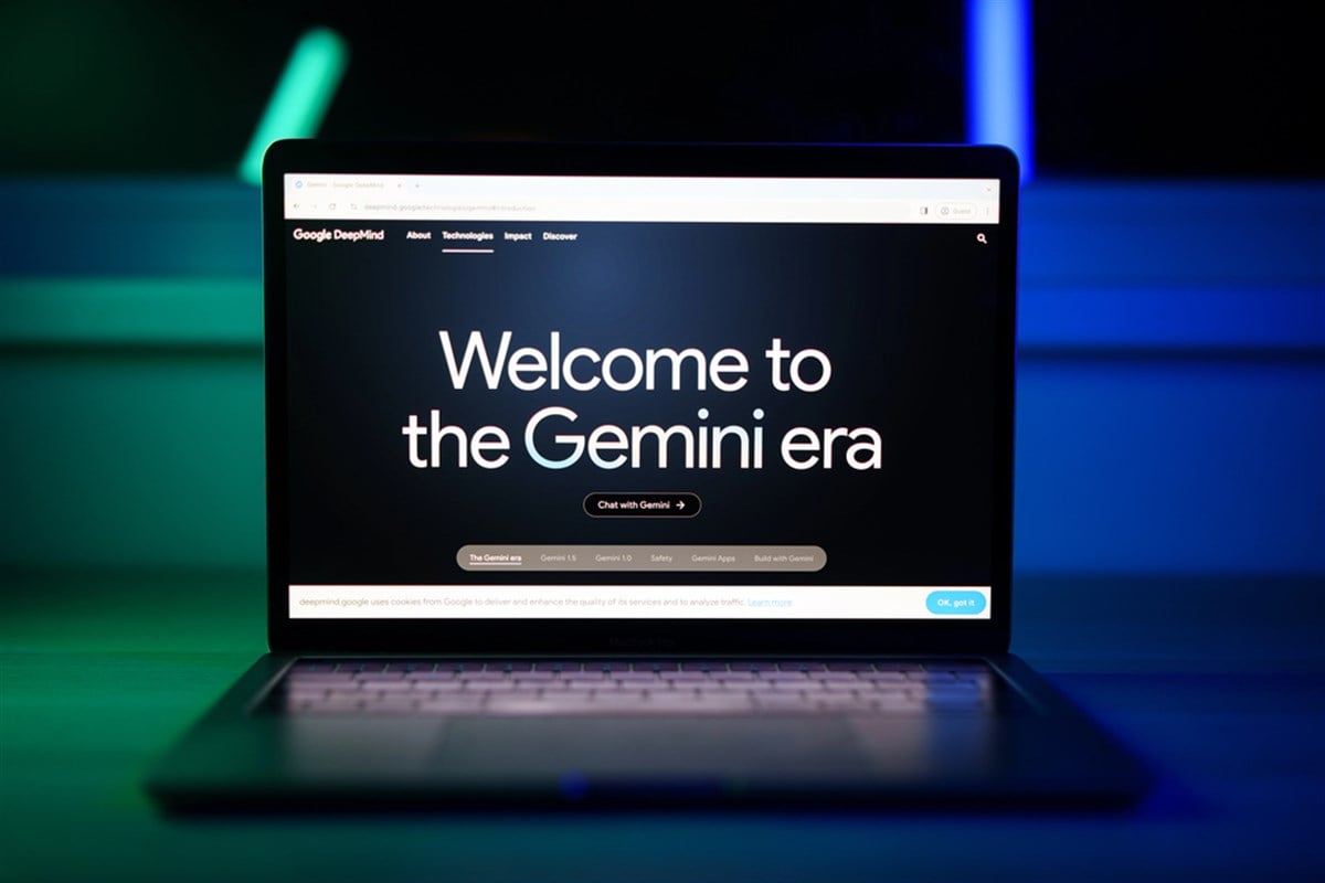 Google Gemini Artificial intelligence Chatbot on computer screen.