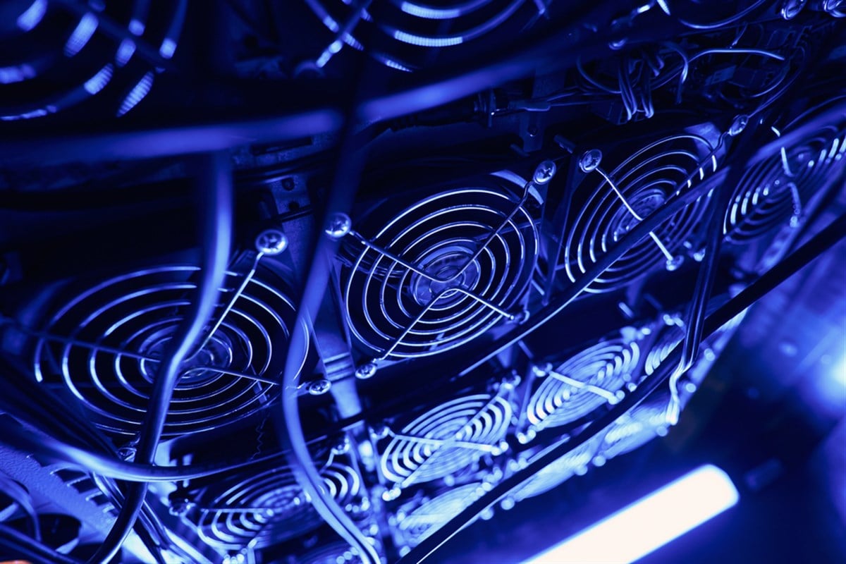 Device used for cooling data center IT equipment