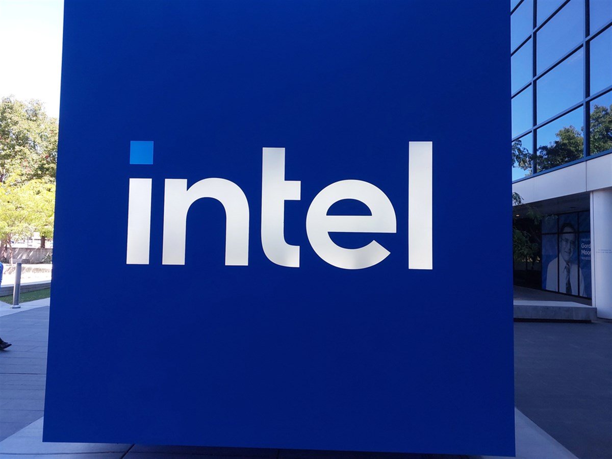 San Jose, California, USA - 09.11.2023: The Intel logo is visible in front of the Robert Noyce Building at the Intel Corporation headquarters in Santa Clara, California. - Stock Editorial Photography