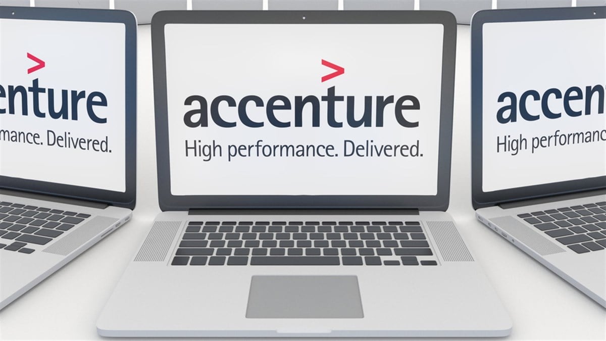 Laptops with Accenture logo on the screen. Computer technology conceptual editorial 3D rendering — Stock Editorial Photography