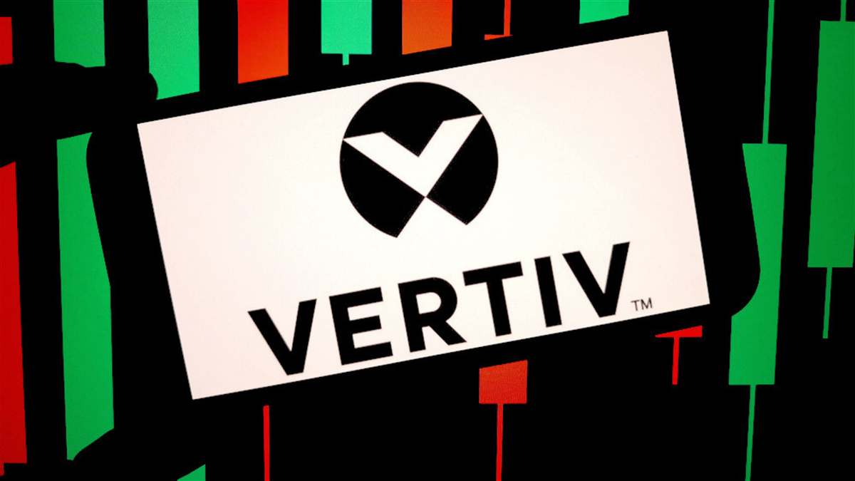 Konskie, Poland - May 12, 2024: Vertiv Holdings company logo displayed on mobile phone — Stock Editorial Photography