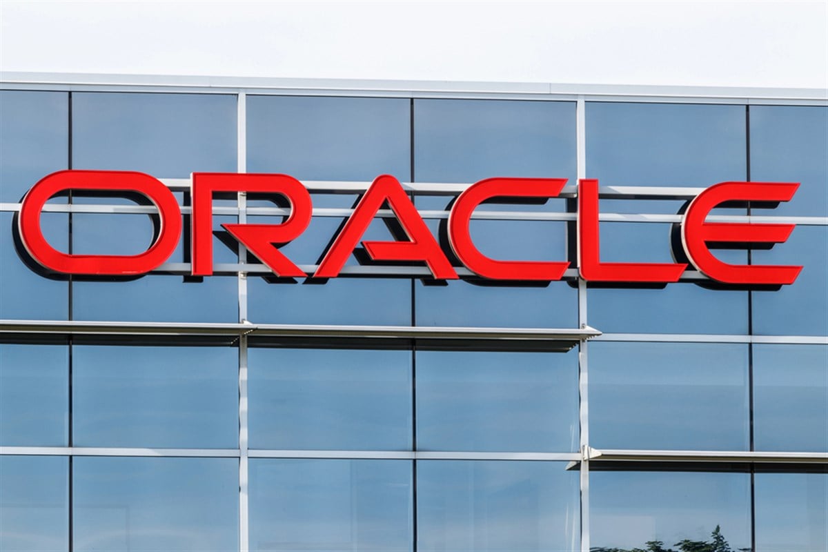 oracle logo sign on building