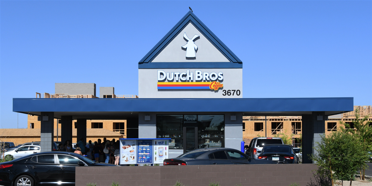 Dutch Bros Coffee chain specializing in all different kinds of coffee. Location of the photo was taken in Gilbert Arizona. — Stock Editorial Photography