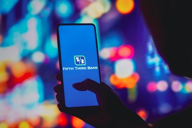 Fifth Third Bank stock 