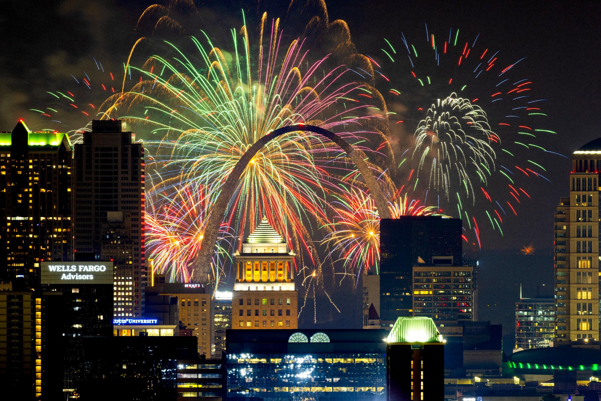 APTOPIX Missouri Fireworks