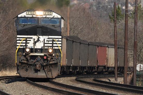 Earns-Norfolk-Southern