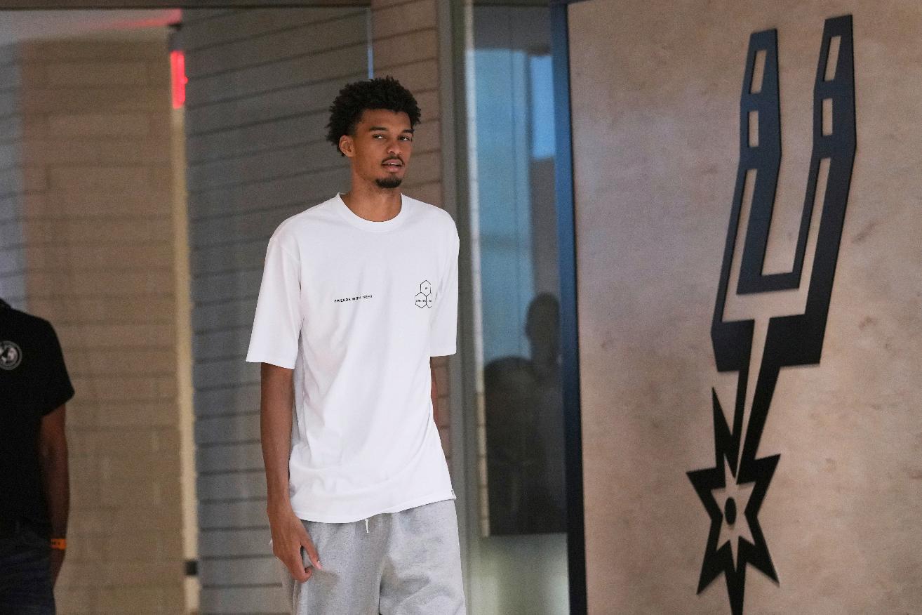 Spurs Wembanyama China Basketball