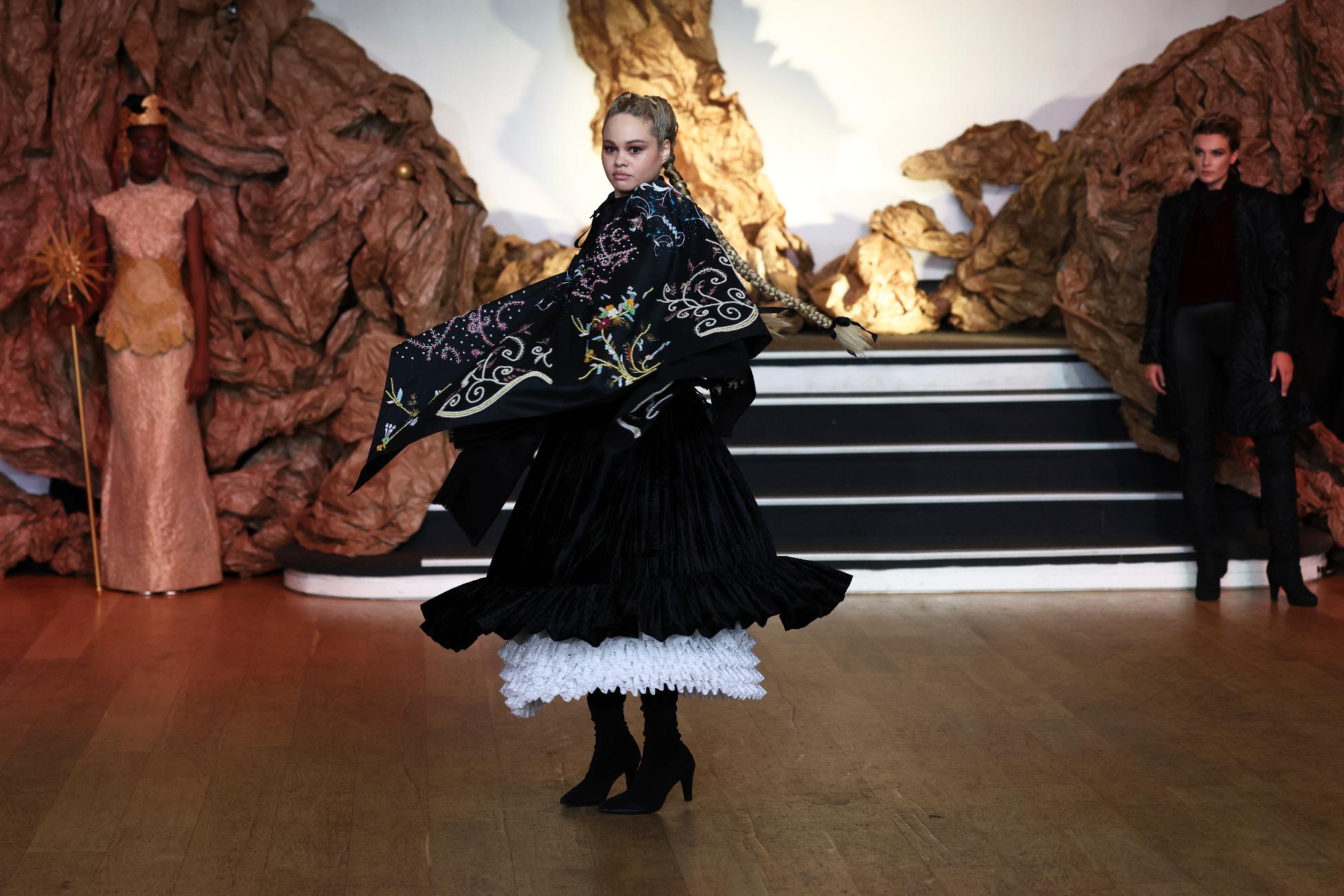 France Fashion Franck Sorbier F/W 25 26