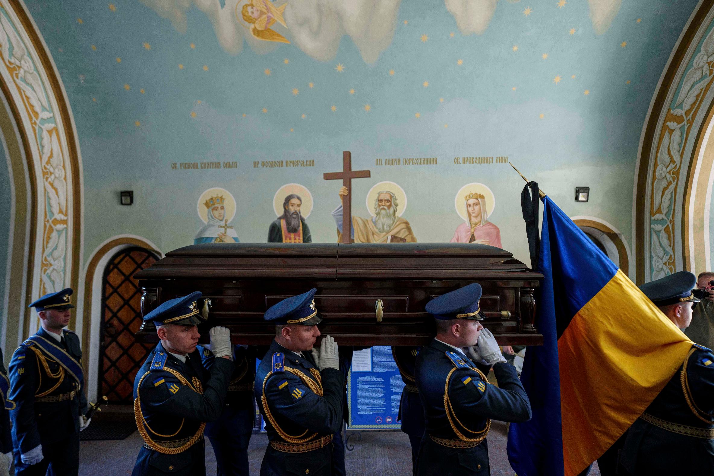 How Ukraine can cope with the US pause on crucial battlefield weapons