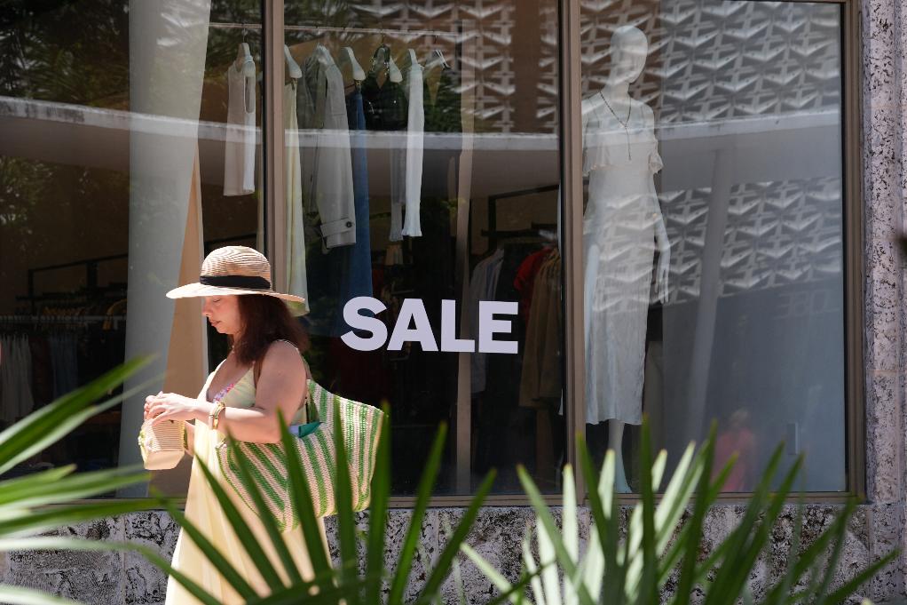 Americans' view of the economy sinks to the lowest level since 2014 ...