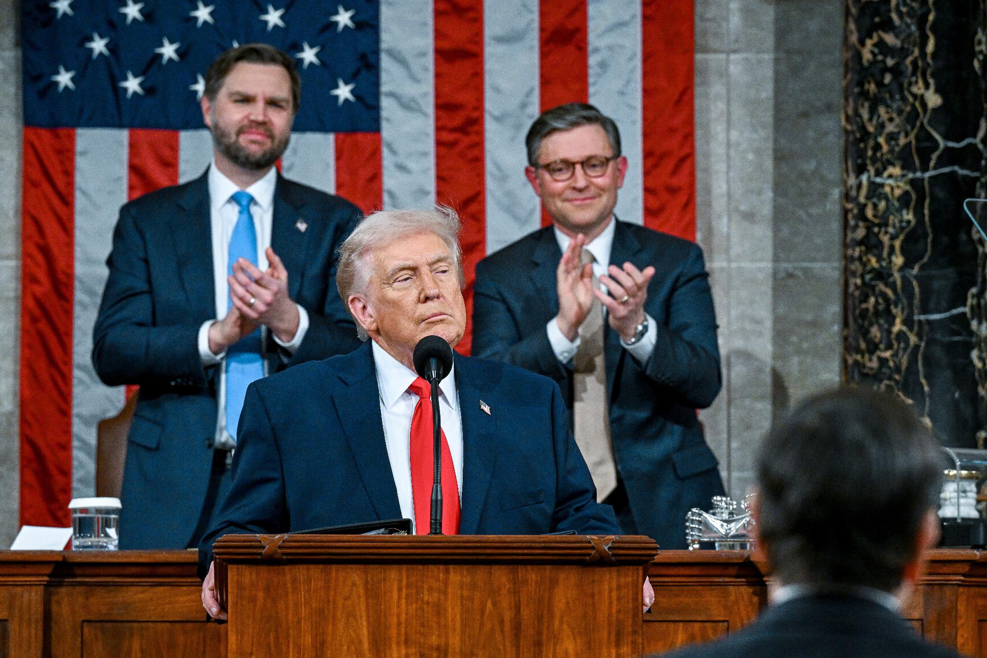 El presidente de Estados Unidos, Donald Trump, ofrece su discurso sobre el Estado de la Unión ante un pleno del Congreso en la Cámara de Representantes, en el Capitolio federal en Washington, el martes 24 de febrero de 2026. (Kenny Holston/The New York Times via AP, Pool)