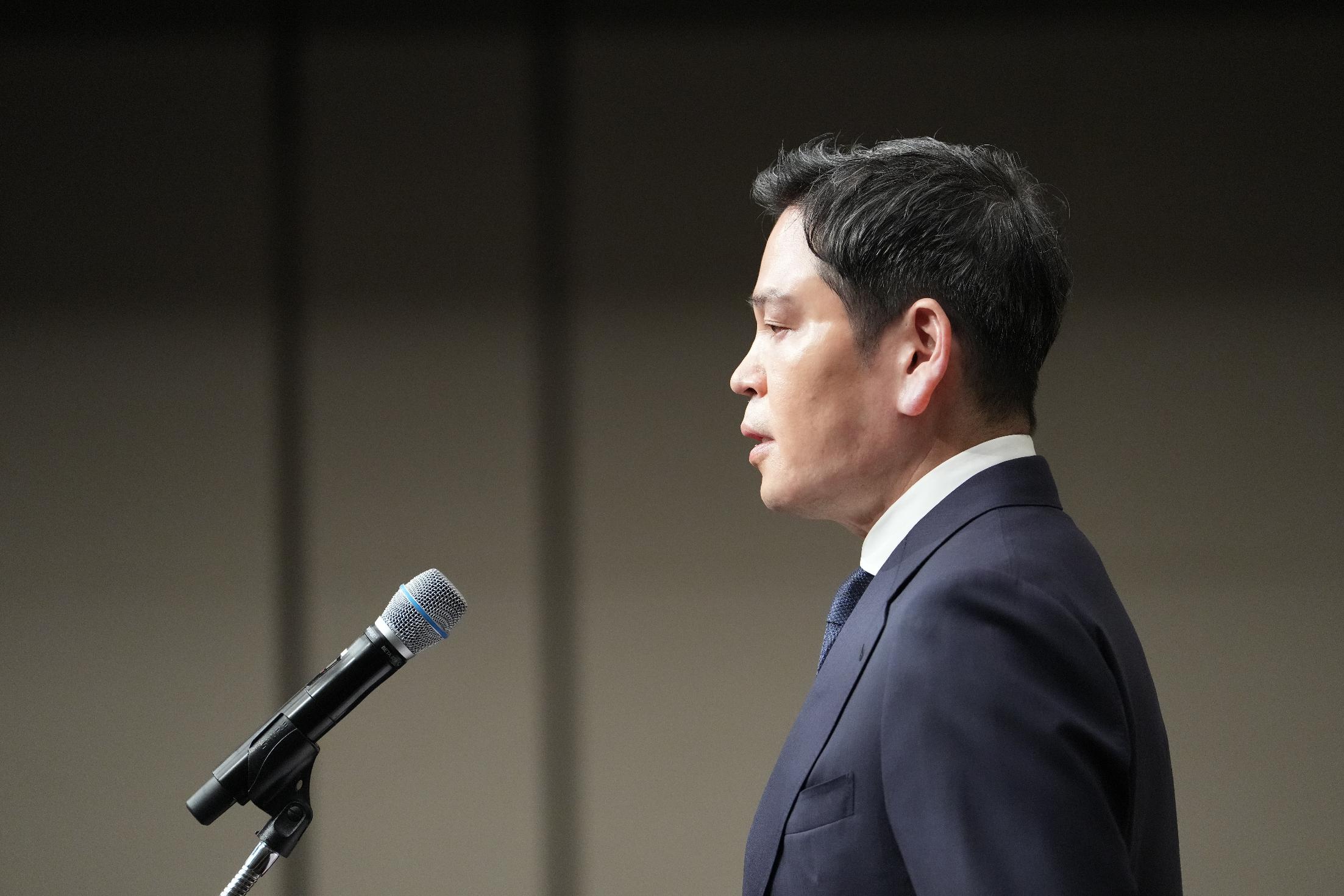 Chung Yong-jin, chairman of Shinsegae Group, which owns a 67.5% stake in Starbucks Korea, speaks in Seoul, South Korea, Tuesday, May 26, 2026. (AP Photo/Lee Jin-man)