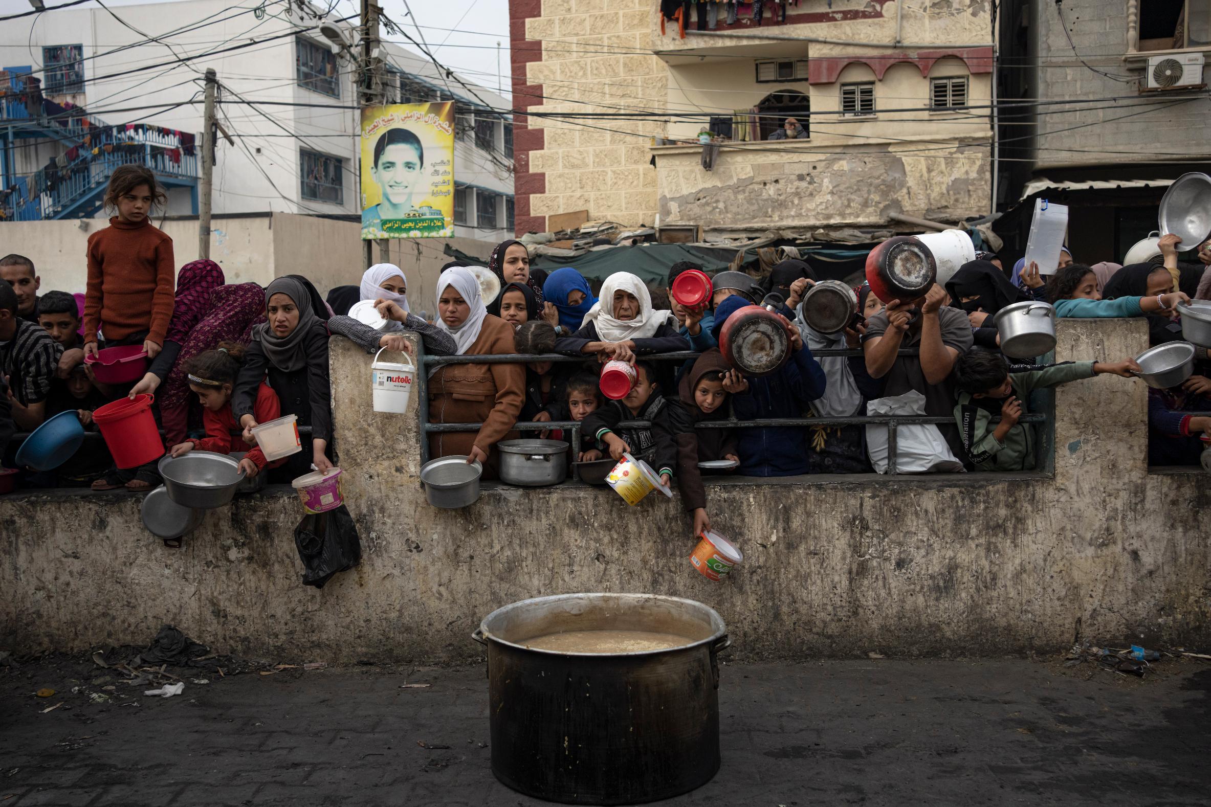 This Photo Of A Starving Gaza Baby Will Break Your Heart—But It Must Be Seen - 6k4qseo