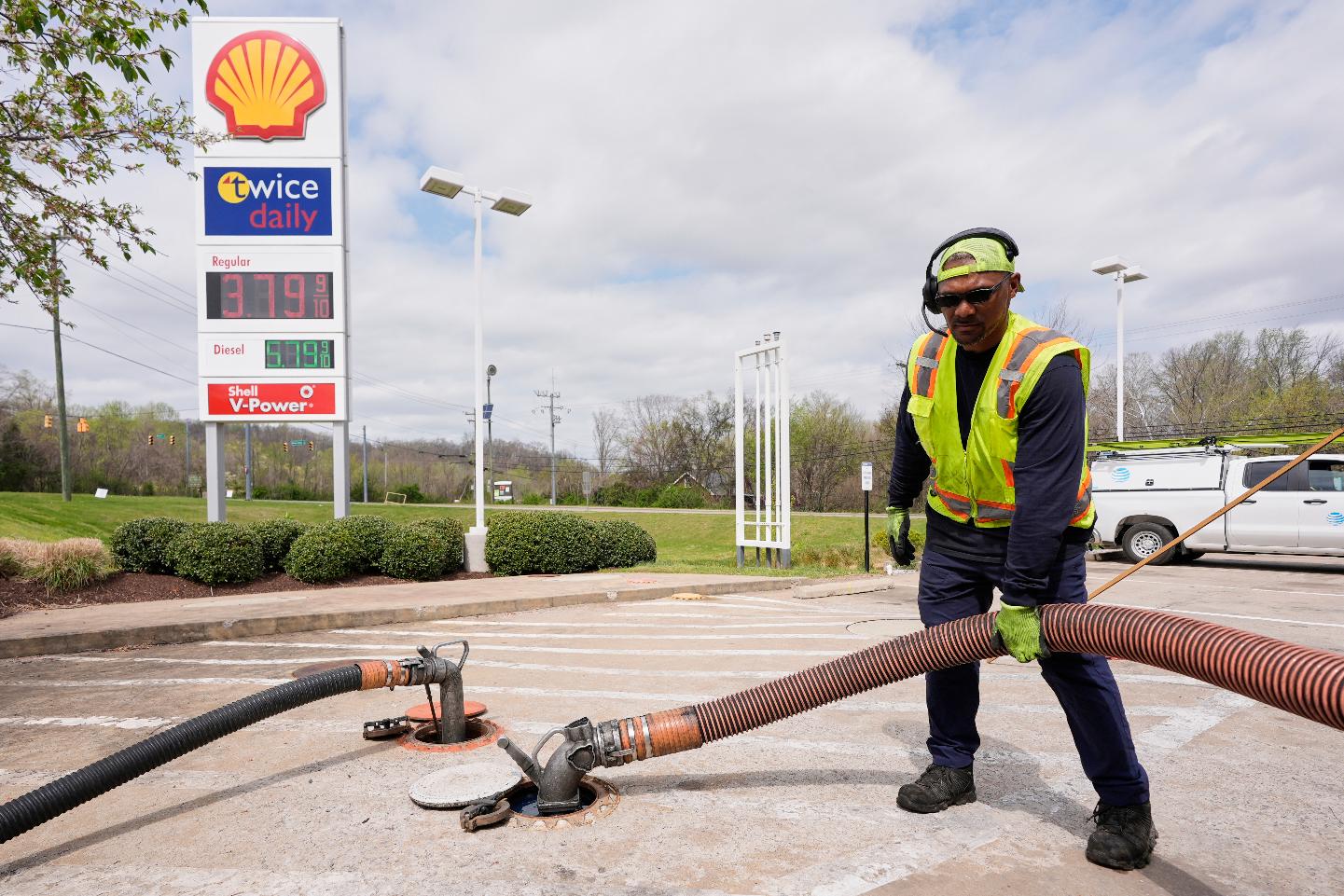 Fuel transport truck driver Terry Bowden refills at a gas station, Monday, March 30, 2026, in Nashville, Tenn. (AP Photo/George Walker IV)