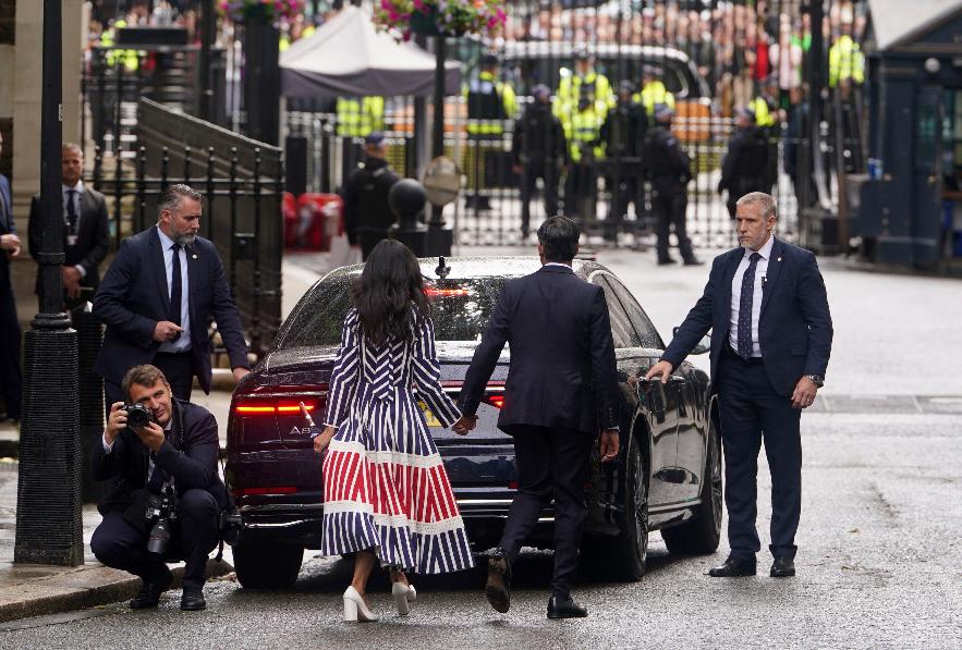 New UK prime minister Keir Starmer vows to heal wounds of distrust ...